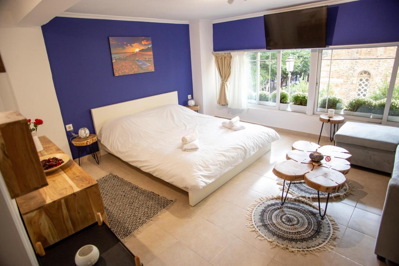 Center Small Apartment *